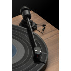 Pro-Ject Linie E1 glänzend schwarz  | Plattenspieler | MM-Tonabnehmer Ortofon OM 5E