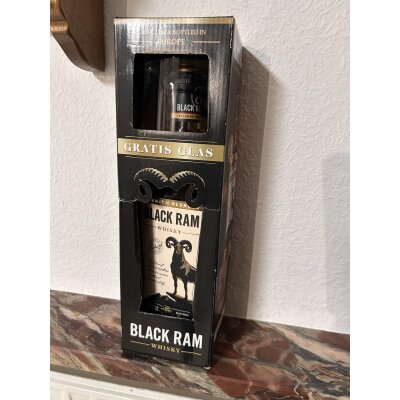 Black Ram Whisky, Geschenkset 6x 0,7L, 40% Alc., 3 Jahre...